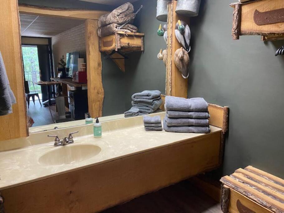 Stonegate Lodge 2 Queen Beds Wifi 50In Roku Tv Salt Water Pool Room #105 유레카 스프링스 외부 사진