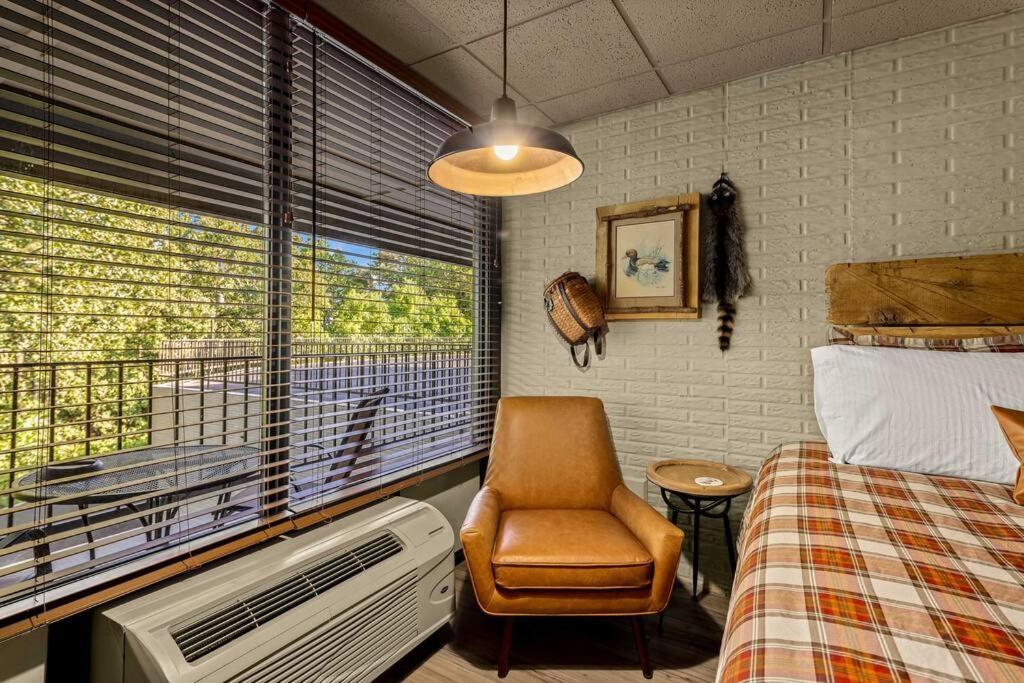 Stonegate Lodge 2 Queen Beds Wifi 50In Roku Tv Salt Water Pool Room #105 유레카 스프링스 외부 사진